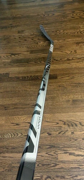Bauer ADV Vapor Flylite grip Pro Stock Hockey stick LH 82 Flex P28M Extra tall