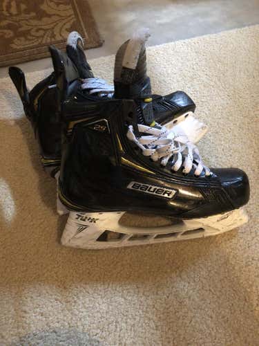 Used Bauer Regular Width  Size 7.5 Supreme 2S Pro Hockey Skates