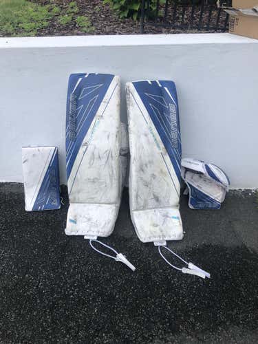 White Used Senior 35" Bauer Regular Supreme 1S Goalie Full Set Pro Stock