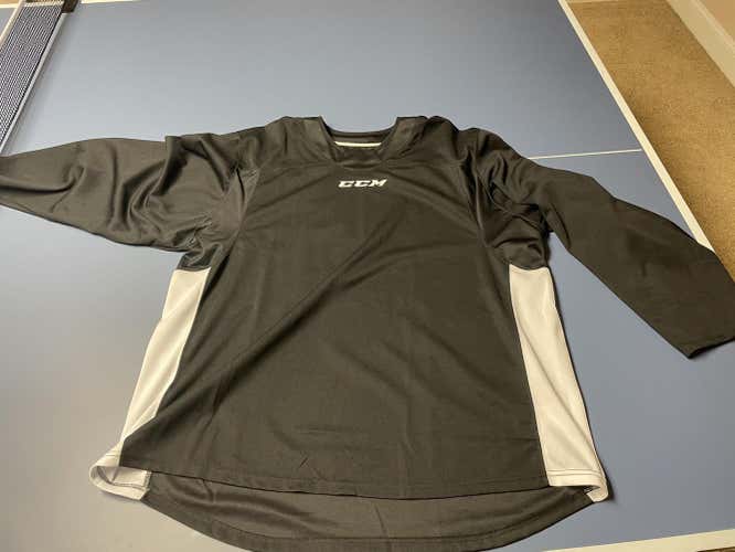CCM Numbered XL Black Hockey Practice Jersey