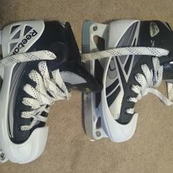 Used Junior Reebok Hockey Goalie Skates Regular Width Size 2.5