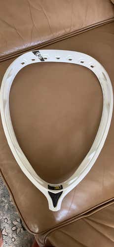 New Unstrung Nemesis 3 Goalie Head