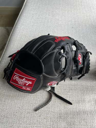 Black High School/College Right Hand Throw 11.25" Heart of the Hide Baseball Glove