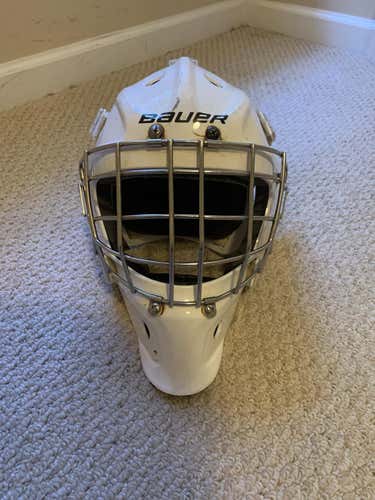 White Used Bauer  940x Goalie Mask