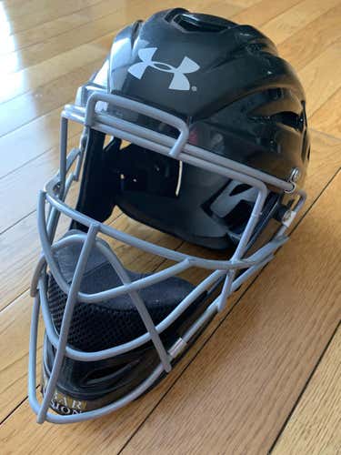 Under Armour Baseball Youth Catchers Mask Helmet