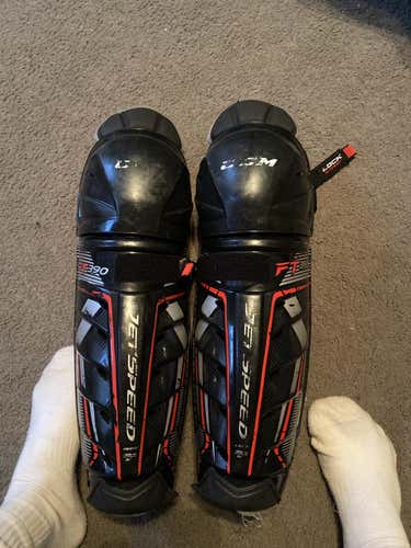 Senior CCM JetSpeed FT390 Shin Pads
