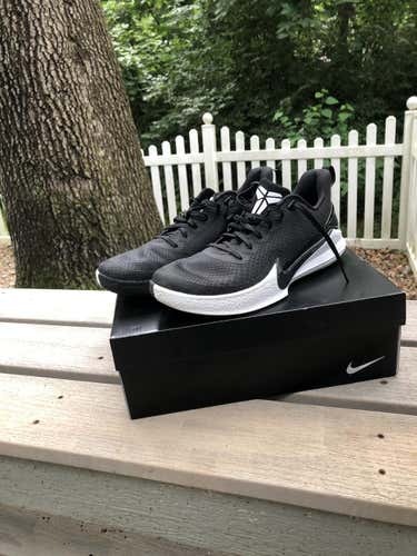 Men’s Black Nike Mamba Rage Shoes 10.5