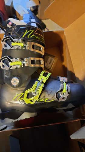 Used Women's Nordica Bella Pro 105 Ski Boots Flex 105