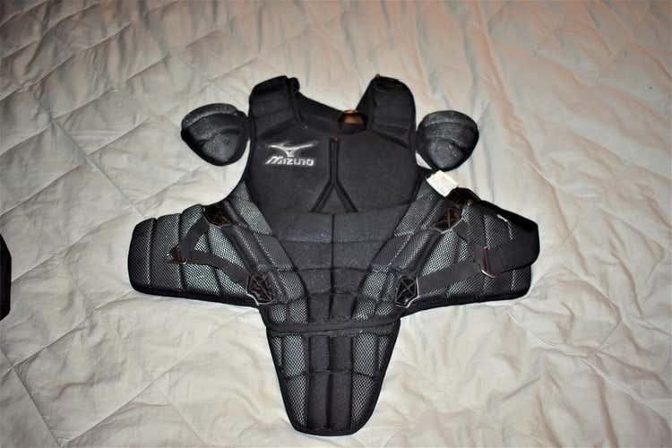 Youth Catchers Chest Protector w/Storage Bag, Black - Great Condition!
