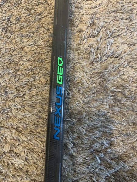 Senior Right Handed Toe Pattern Nexus Geo Hockey Stick