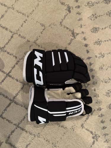 Black Senior CCM 14" Tacks 4R2 Gloves