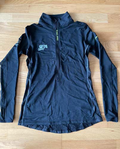 Team USA Hockey Nike 1/4 Zip Shirt - WMNS M