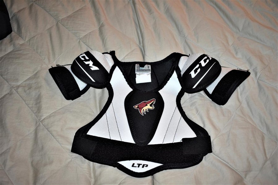 CCM LTP Hockey Shoulder Pads, Youth Large - Like New!