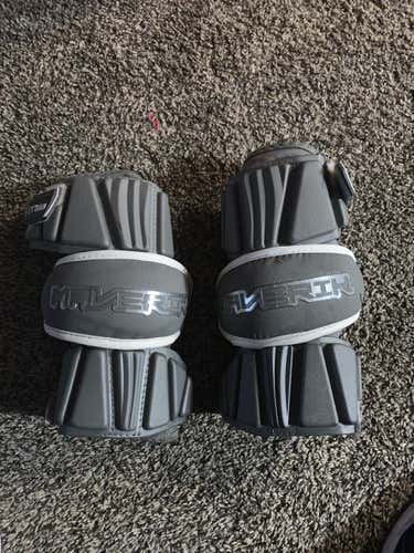 Medium Maverik Max Arm Pads