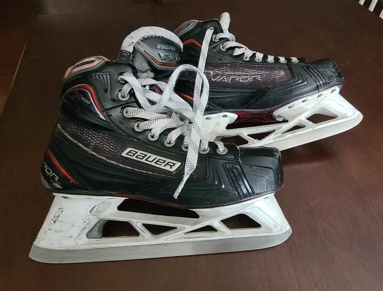 Senior Bauer Vapor x900 Goalie Skates Size 8 EE (Extra Wide)