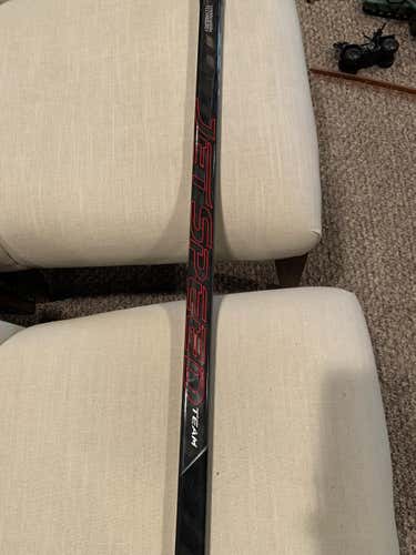 Pro Stock CCM Jetspeed Team Hockey Stick RH P29 85 Flex