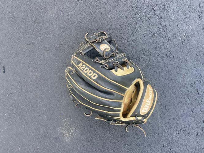 High School/College Infield A2000 Baseball Glove