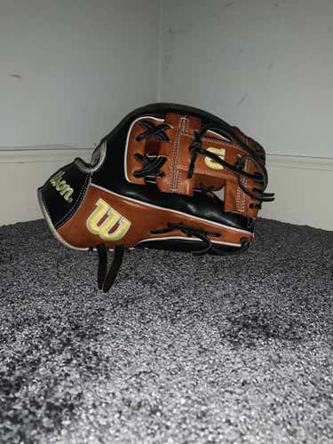 Black High School/College Infield 11.75" A2000 Baseball Glove