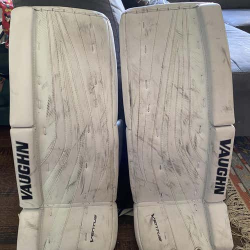 White Junior 24+2” Vaughn Ventus SLR Jr  Goalie Leg Pads