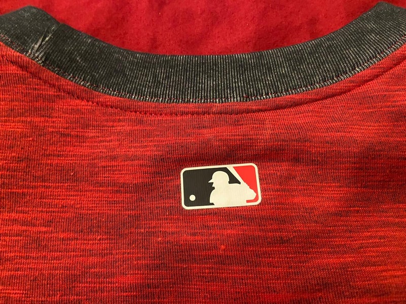 MLB Cincinnati Reds Nike Base Layer Workout Red T-Shirt, Large