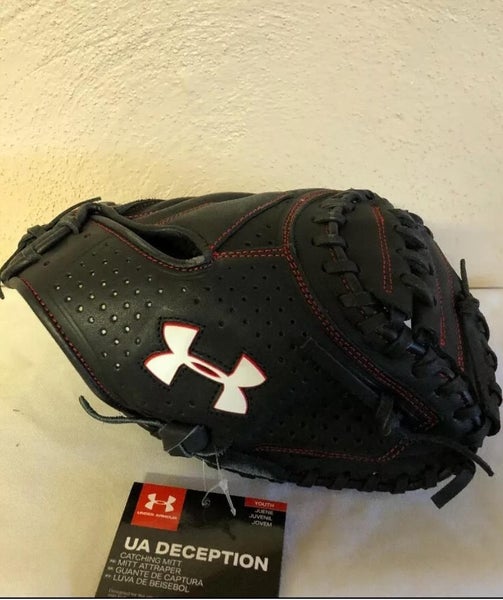 Black New Kid Pitch (9YO-13YO) Under Armour Right Hand Throw Catcher's Baseball Glove 31.5"