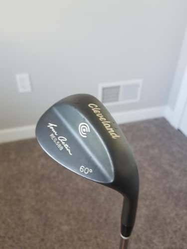 Used 60 degree Cleveland Right Handed reg 588 tour action Wedge