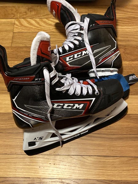 Used Senior CCM JetSpeed FT2 Hockey Skates Regular Width Size 8.5