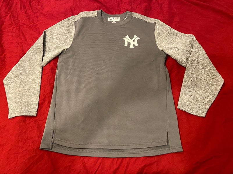 MLB New York Yankees Majestic Gray Medium Long Sleeve Pullover * NEW NWOT