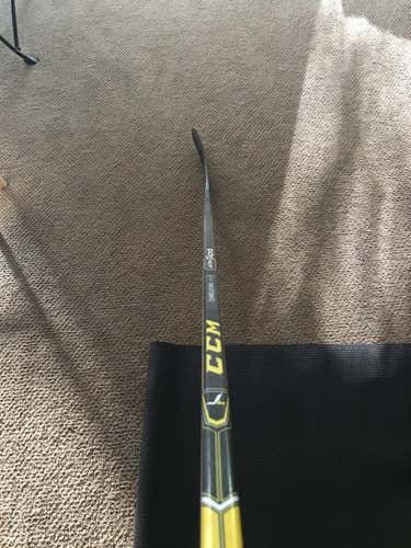 Senior Right Handed Mid Pattern Pro Stock Ultra Tacks Hockey Stick