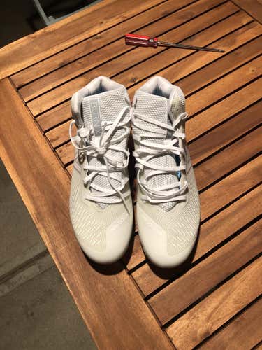 Adult Size 11 (Women's 12) New Balance Burn X Mid