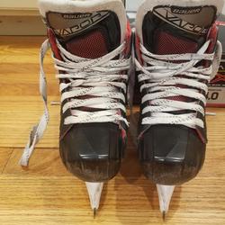 Junior Used Bauer Vapor X2.7 Hockey Goalie Skates Regular Width Size 4
