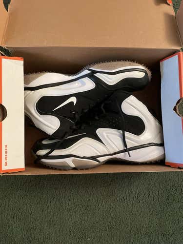 Black Men's Size 12.5 (Women's 13.5) Nike Shoes