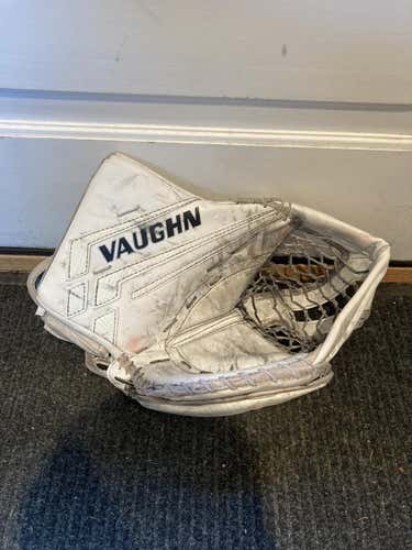 White Used Regular VE8 Pro Catch Glove