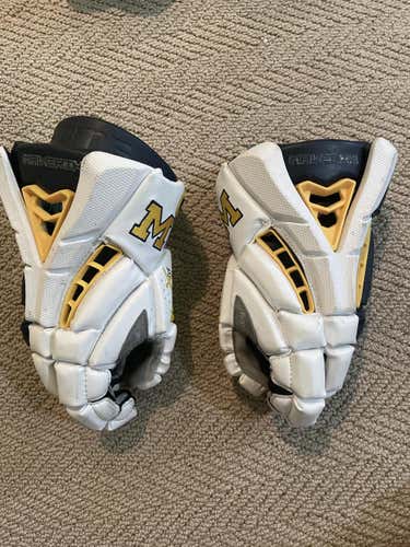 Michigan Maverik Gloves