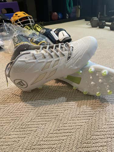 White Adult Size 13 (Women's 14) Warrior Burn 8.0