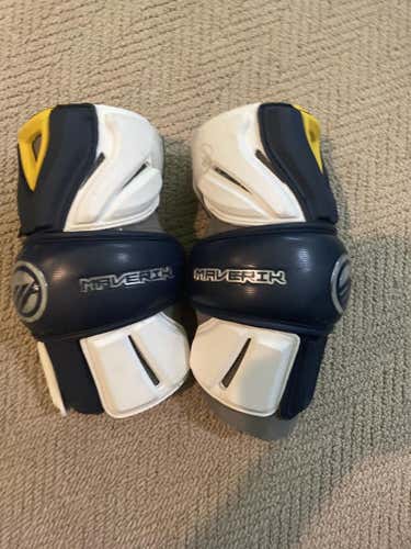 Michigan Lacrosse Elbow Pad