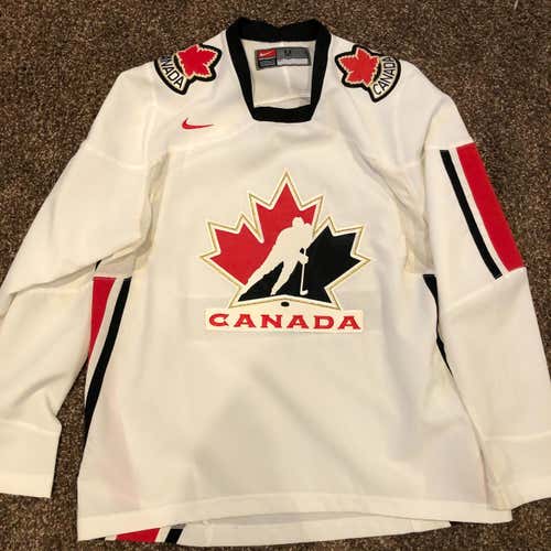 Team Canada Olympics White Unisex Used Adult Medium Nike Jersey