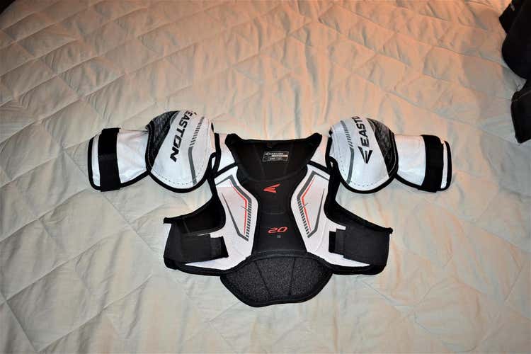 Easton Synergy 20 Hockey Shoulder Pads, Senior Small - Great Condition!
