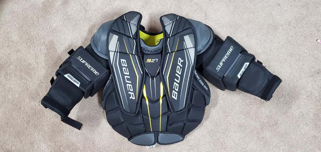 Used Medium Junior Bauer Supreme S27 Goalie Chest Protector