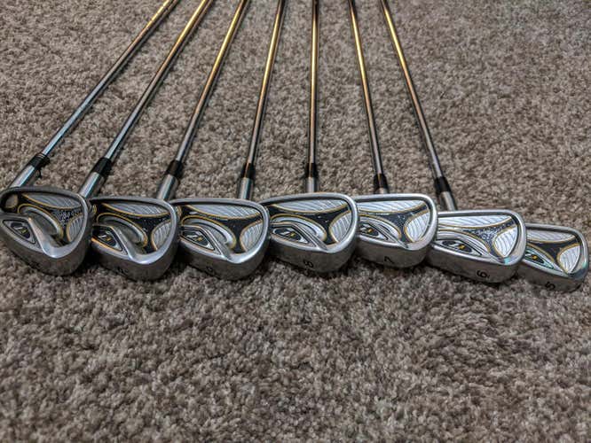 Used Men's TaylorMade Right Handed R7 Iron Set Regular Flex Steel Shaft