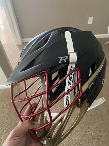 Black Used Youth Player's Cascade R Helmet
