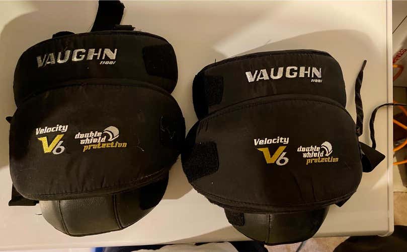 Vaughn Velocity 1100 V6 Senior Knee Guard