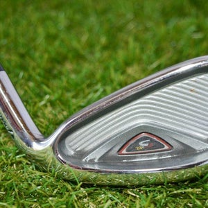 Taylormade 	R5 XL	6 Iron 	Right Handed 	37"	Graphite	Ladies 	New Grip