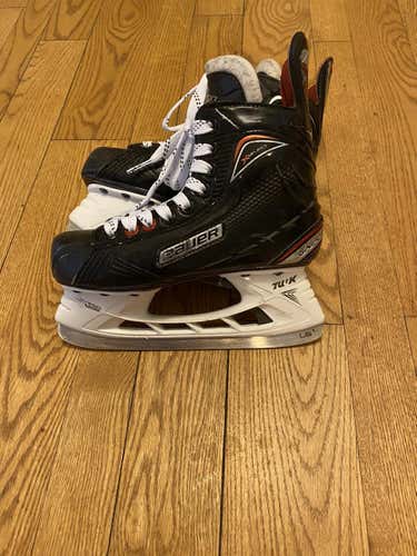 Used Bauer Regular Width  Size 3.5 Vapor X Select Hockey Skates