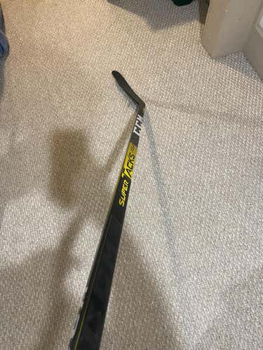 Senior Left Hand Mid Pattern Pro Stock Super Tacks AS2 Pro Hockey Stick