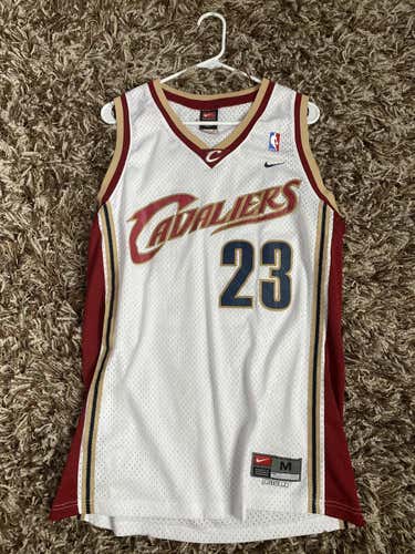 Lebron Cavs Medium Nike Jersey