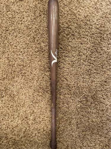 Victus Pro Reserve Axe Wood Bat