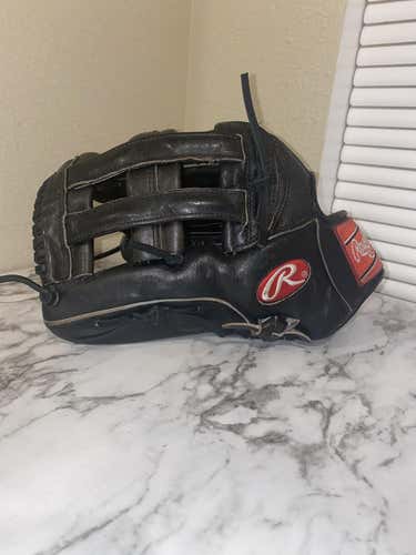 Black High School/College Outfield 12.75" Heart of the Hide Baseball Glove