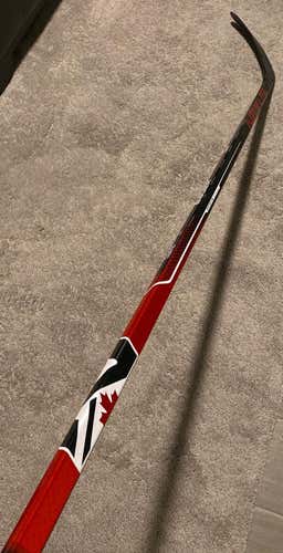 Bauer Nexus Geo Hockey Stick, RH, P28, 77 Flex, Pro Stock