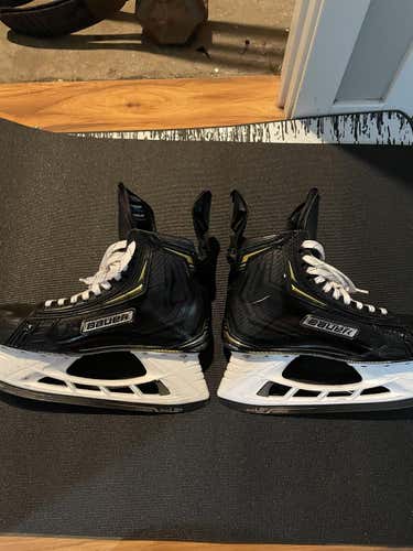 Used Bauer Regular Width Pro Stock Size 8 Supreme  2S Pro Hockey Skates